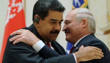 Belarus: Alexander Lukaschenko bietet Nicolás Maduro Zuflucht in Belarus an