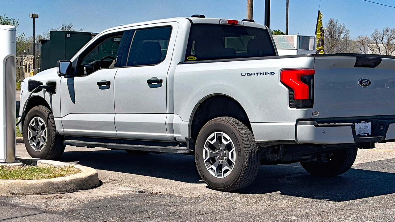 Lieber Verbrenner und Hybride: Ford mit Turnaround bei E-Autos