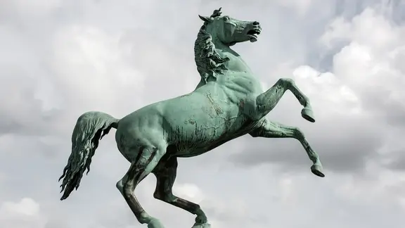 Sachsenross in Hannover vor der Leibniz Universität