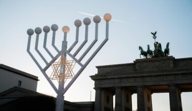 Chanukka: Polizei erlässt Versammlungsverbot rund um Chanukkafeier in Berlin