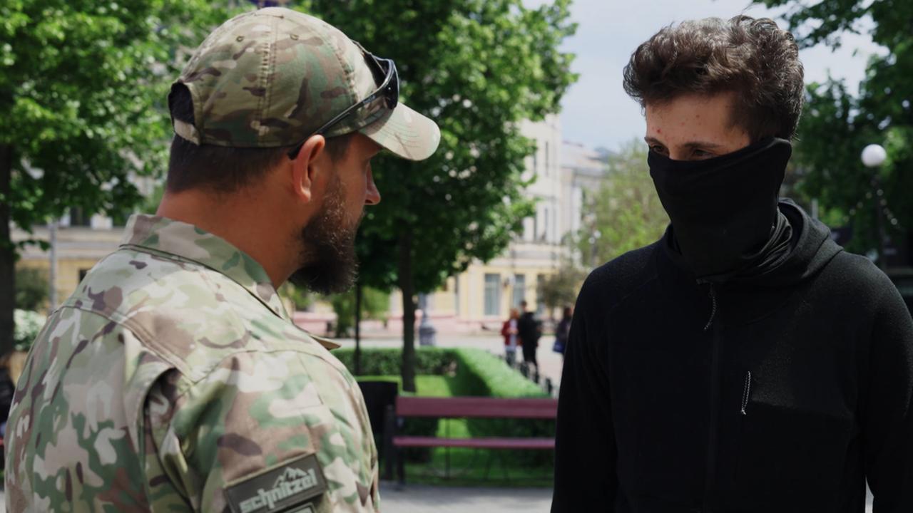 Junge Deutsche in der Ukraine: Von der Schulbank in den Krieg