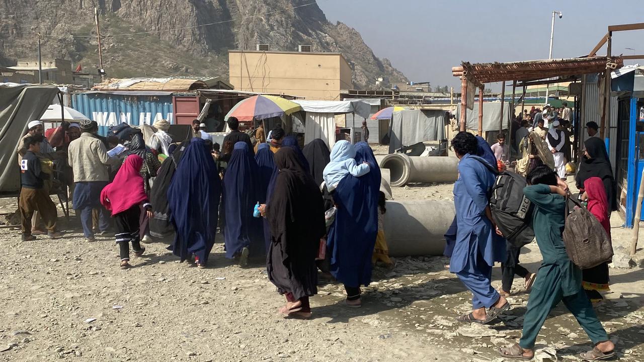 Nach Entzug deutscher Aufnahmezusagen: Verzweifelte Afghanen in Pakistan