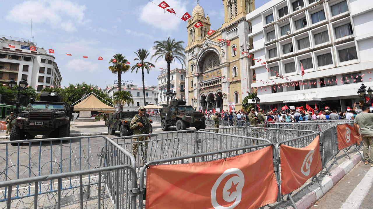 Tunesiens Rückfall in die Autokratie -15 Jahre nach arabischem Frühling