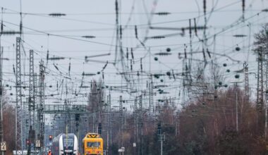 Nordrhein-Westfalen: Regionalexpress evakuiert: Bahnstrecke Köln-Düsseldorf gestört