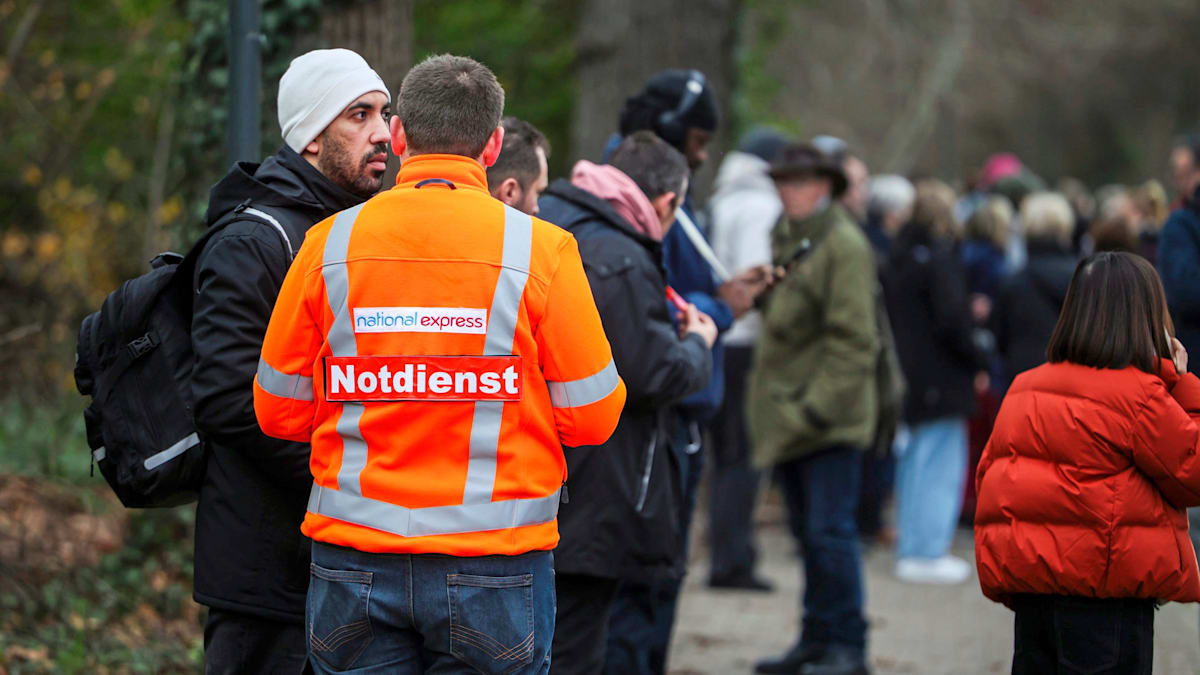 Oberleitungsschaden: Hauptstrecke der Bahn im Rheinland lahmgelegt