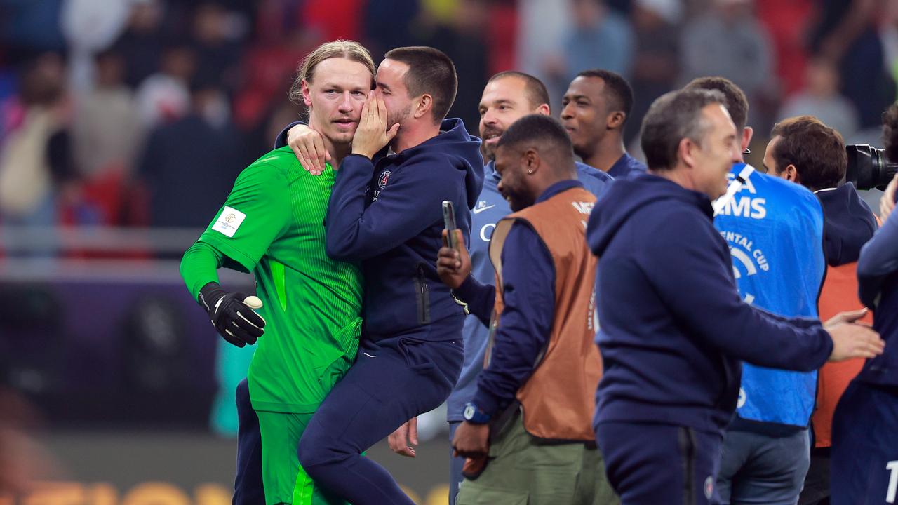 FIFA Intercontinental Cup - Paris jubelt dank Elfer-Killer Safonov