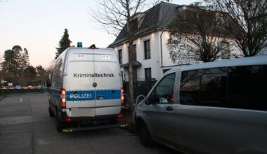 Berlin: Unbekannte beschießen in Lichterfelde Einfamilienhaus mit Handfeuerwaffen - Täter auf der Flucht