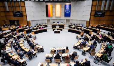 Parlament: Berliner Abgeordnetenhaus beschließt Milliarden-Etat