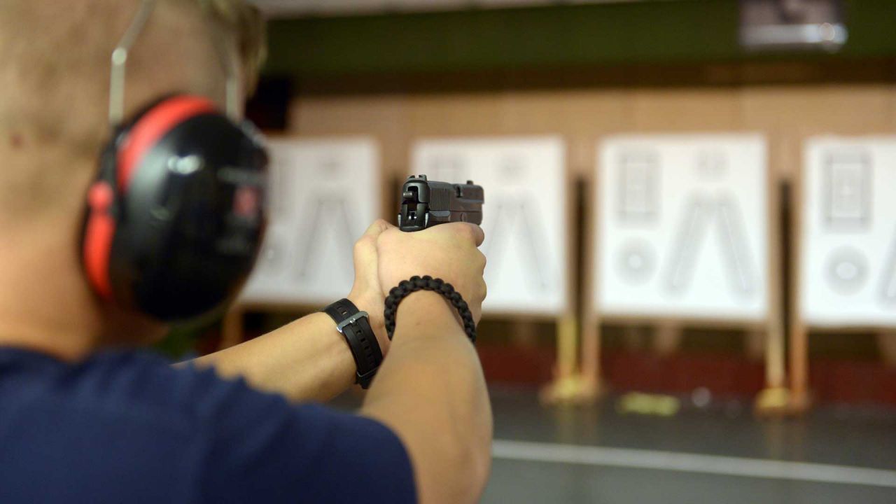 Polizisten klagen über Unwohlsein bei Schießtraining in Berlin