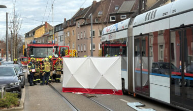 Tragödie in Gelsenkirchen: Mann von Straßenbahn überrollt - tot!