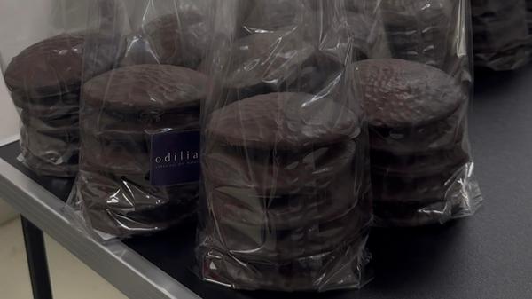 Von der Zubereitung des Teiges bis zum Verpacken: Alle Schritte sind Handarbeit.