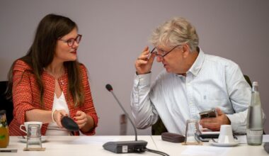 Mehrheit fordert Mandatsverzicht von ausgetretenen Abgeordneten