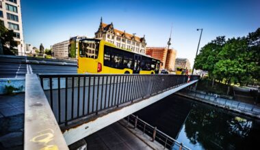 Neue Gertraudenbrücke in Berlin-Mitte wird für Busse und Lkw gesperrt