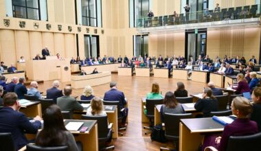 Bundesrat: Bundesrat beschließt Wehrdienst, Rentenpaket und Haushalt für 2026