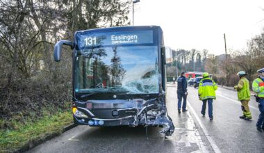 Unfall in Esslingen: Fahrerin kommt ums Leben