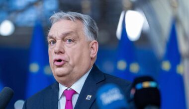 Polens Außenminister verleiht Orbán nach EU-Gipfel den Lenin-Orden