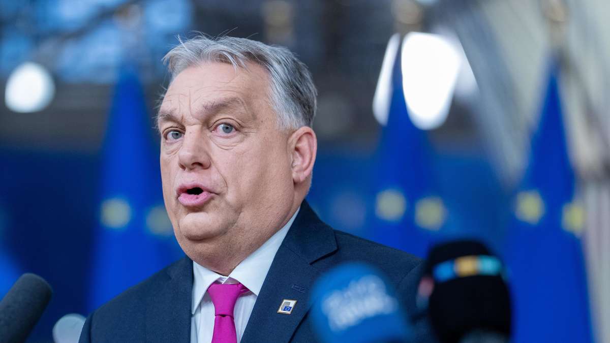 Polens Außenminister verleiht Orbán nach EU-Gipfel den Lenin-Orden
