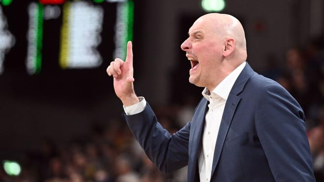 Fiba Europe Cup: Przemyslaw Frasunkiewicz feiert mit den Seawolves den nächsten Sieg.