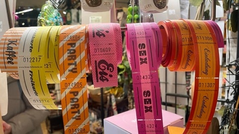 Vorgedruckte Gutscheine, bunt und veilfältig: Vom Frühstücksgutschein über ein Eis bis hin zu Liebe und Zeit.  mal ganz anders