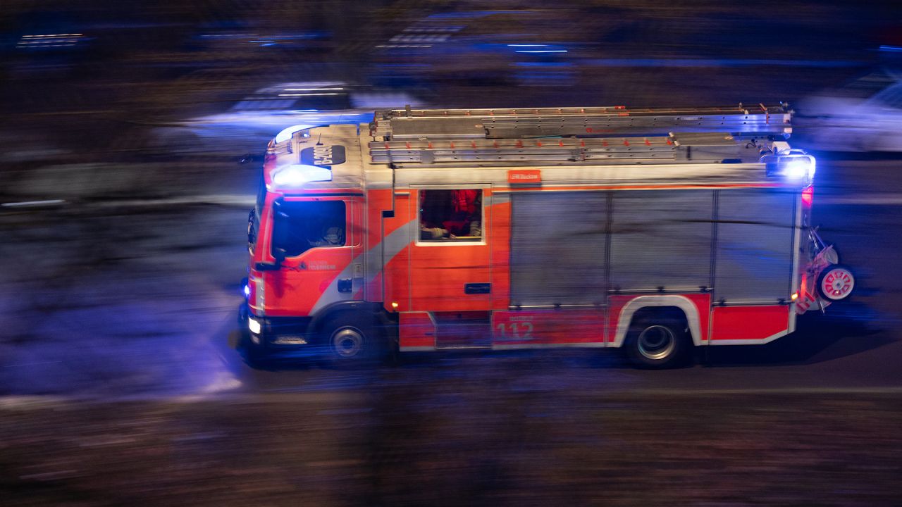 Unbekannte lassen Gaskartuschen in Shisha-Laden in Berlin-Wittenau explodieren