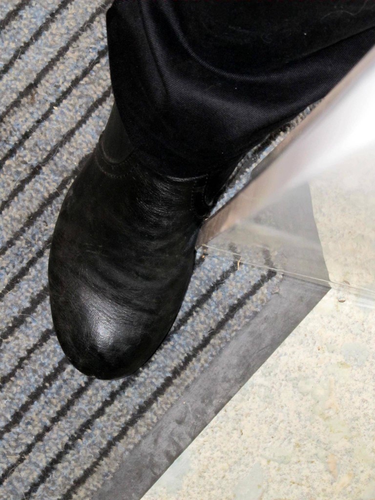 +++ Einbrecher ergriff die Flucht – Polizei sucht Zeugen +++ – fränkischer.de