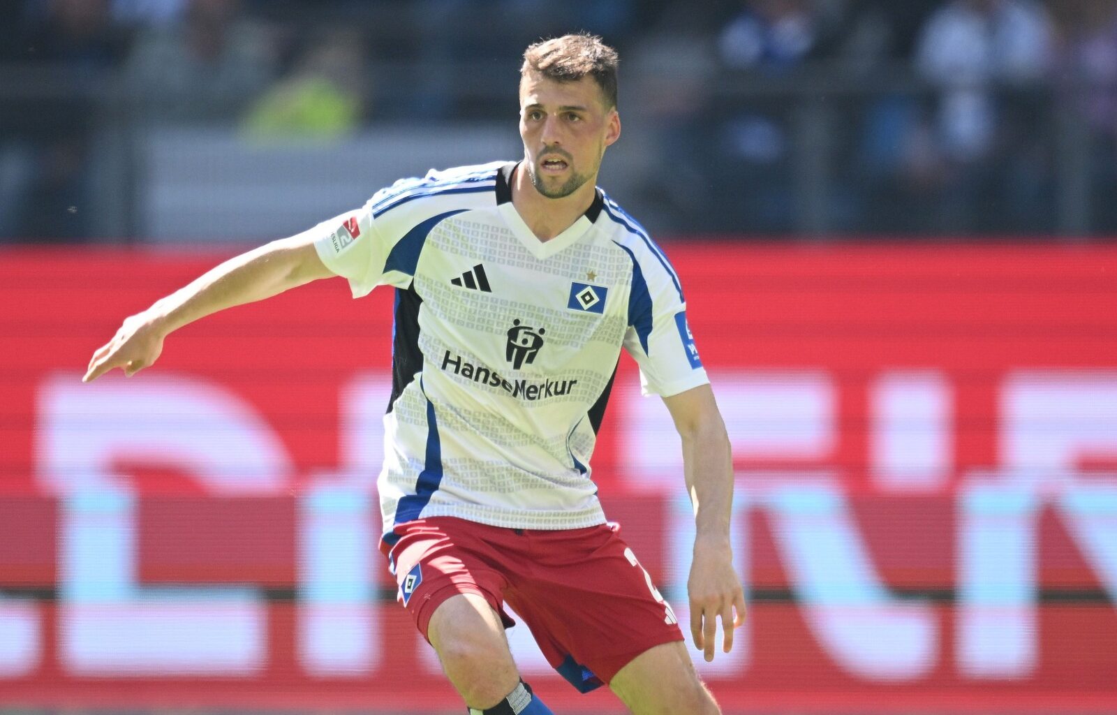 Holstein Kiel will Jonas Meffert vom HSV zurückholen