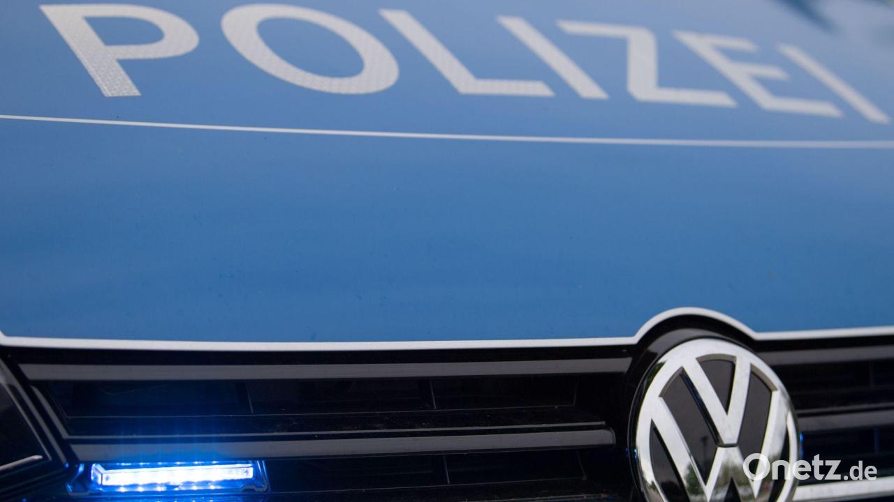 A 73 bei Nürnberg: Betrunkene Frau schläft im Auto auf dem Standstreifen