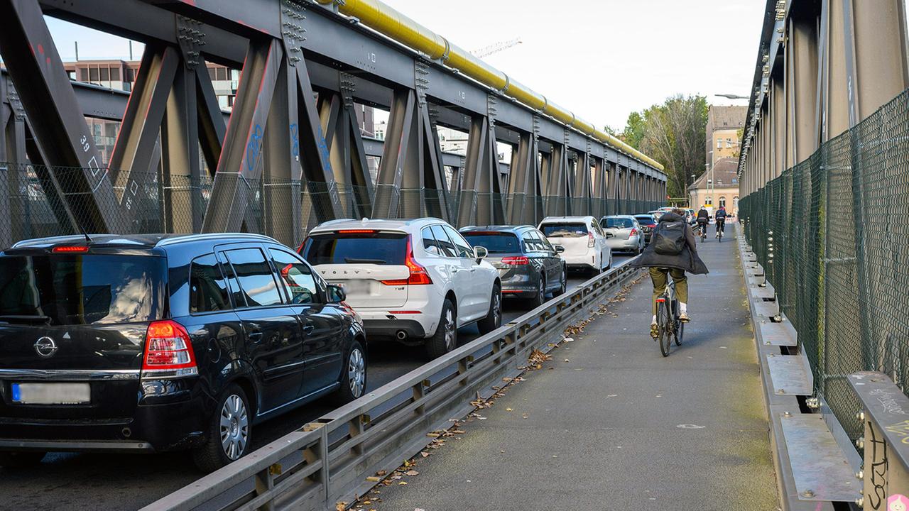 Berlin: Deutlich mehr Verkehrsverstöße rund um Berliner Elsenbrücke festgestellt