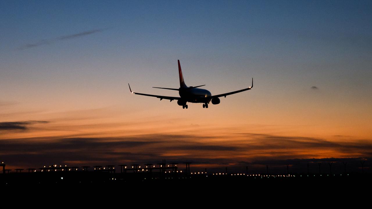 Weiterer Aufnahmeflug gelandet: Hunderte Afghanen warten noch immer