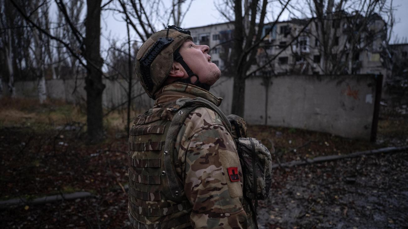 Krieg in der Ukraine: Ukraine verkündet Rückzug aus Siwersk