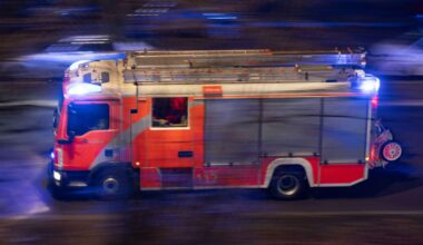 Jugendliche zünden Wohnung mit Feuerwerk an