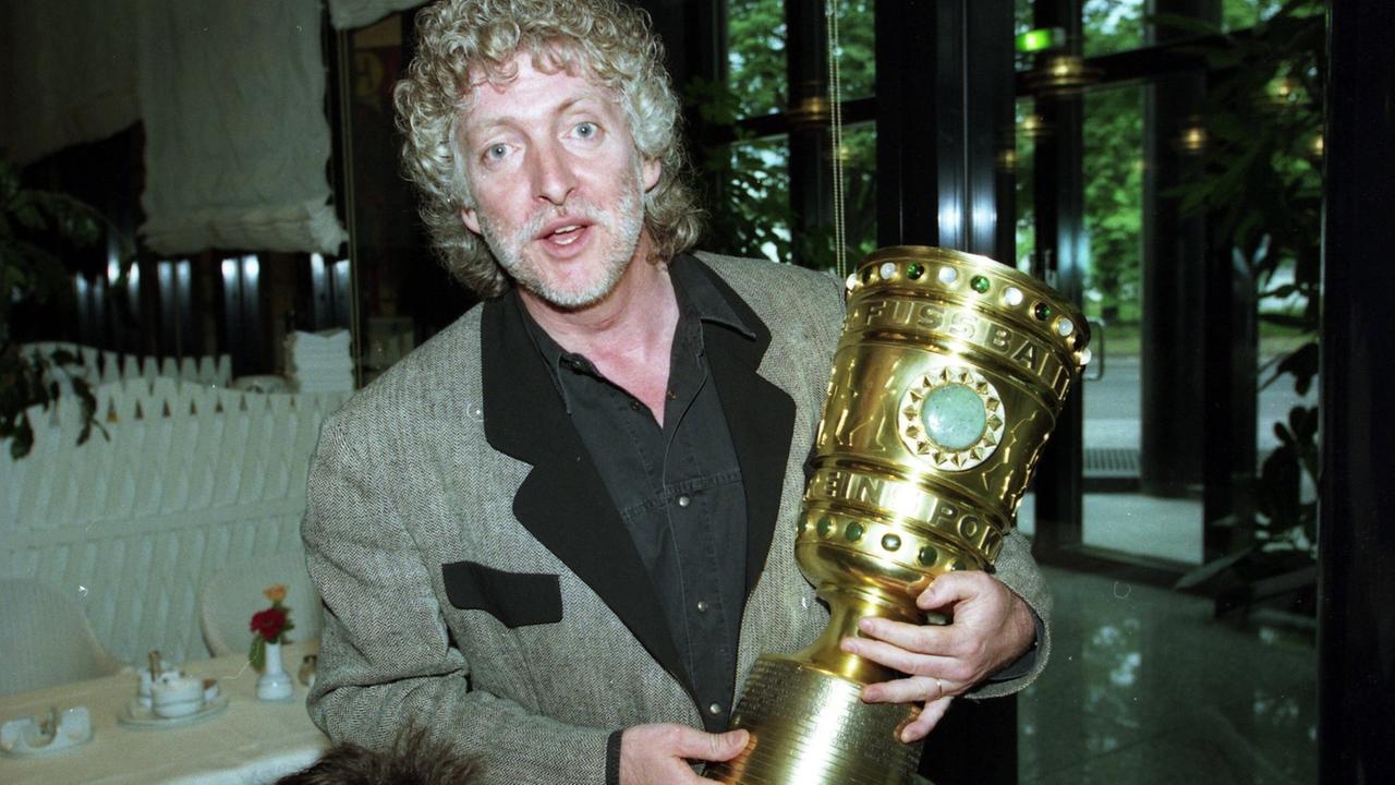 "Rise & Fall of VfB Stuttgart": Emotionale Achterbahnfahrt: "Stuttgart kommt" - das Vermächtnis von Wolle Kriwanek