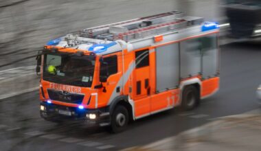 Mensch bei Wohnungsbrand in Halensee lebensgefährlich verletzt