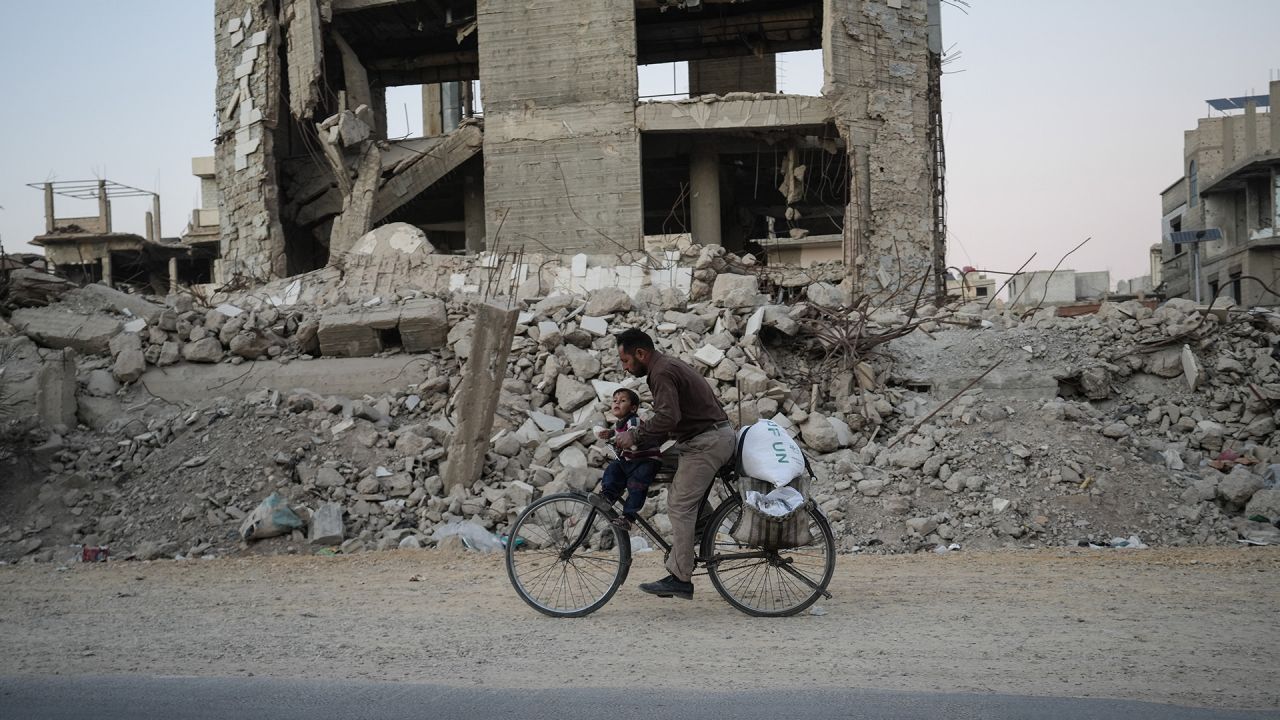 Was die Rückkehr-Debatte für einen Syrer in Berlin bedeutet