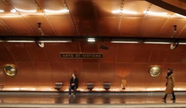 Frankreich: Angreifer verletzt drei Frauen mit Messer in Pariser Metro