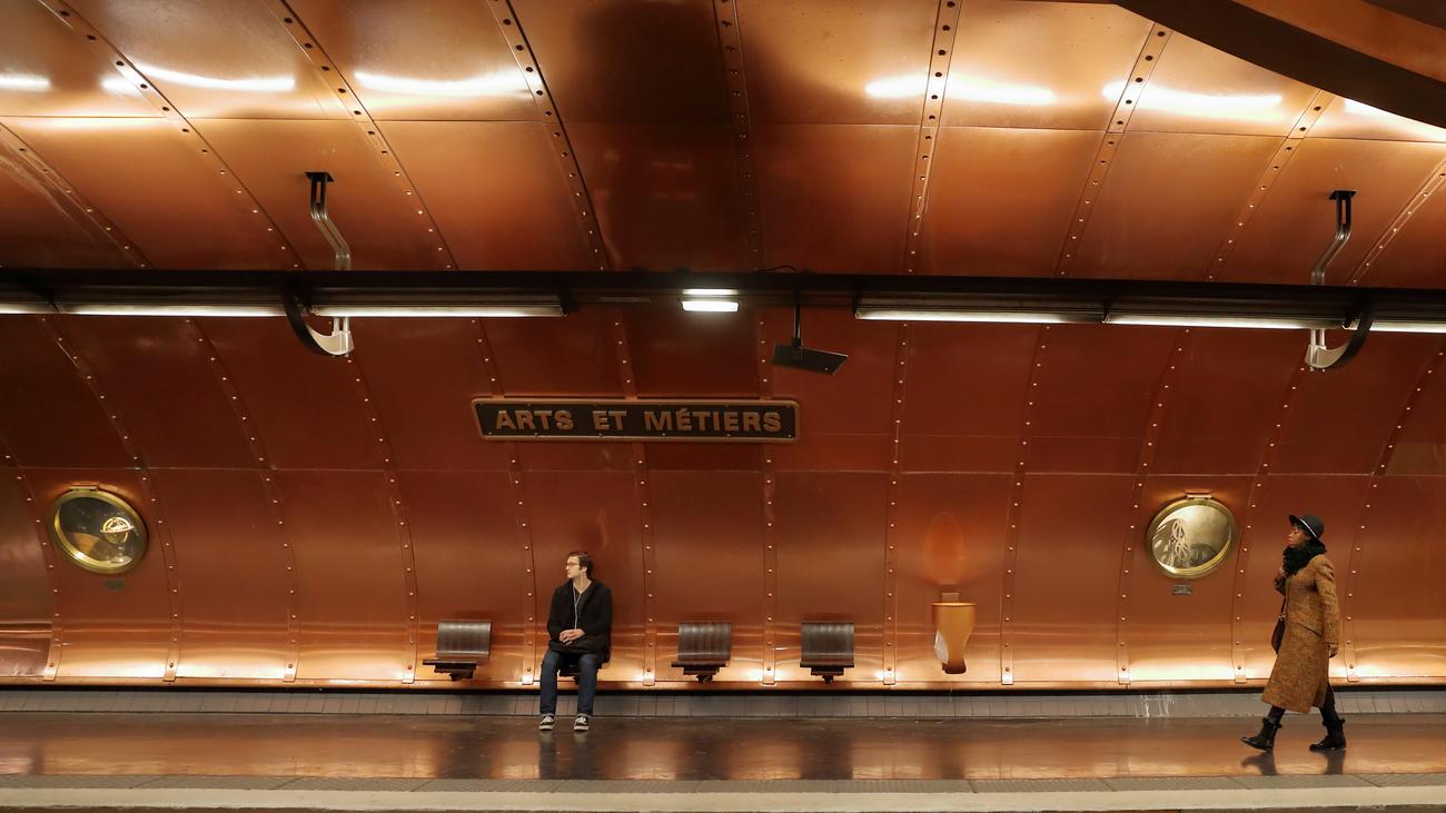 Frankreich: Angreifer verletzt drei Frauen mit Messer in Pariser Metro