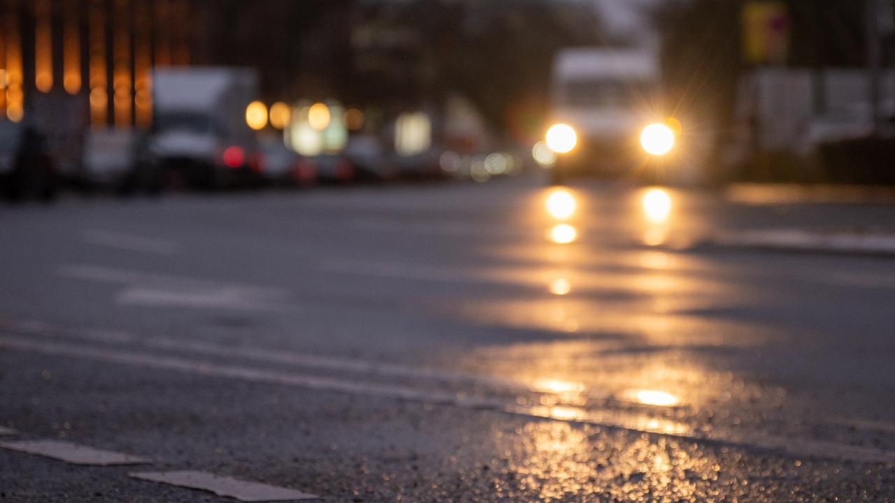 Minusgrade in der Nacht: Wetterdienst warnt vor Glätte in Berlin und Brandenburg - erste Unfälle