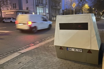 Dresden: Superblitzer wacht an der Feuerwehr über Weihnachtsverkehr