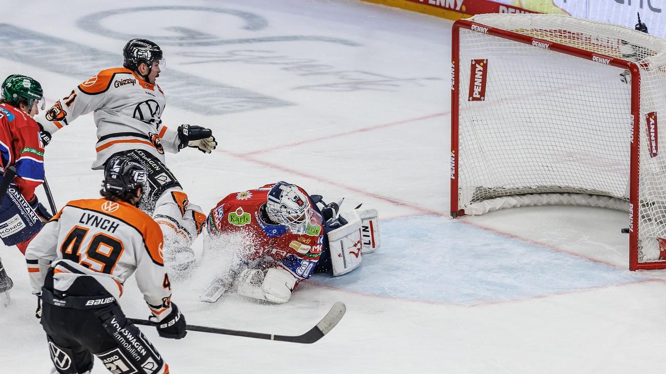 Deutsche Eishockey Liga: Eisbären Berlin verlieren mit 1:2 gegen Wolfsburg