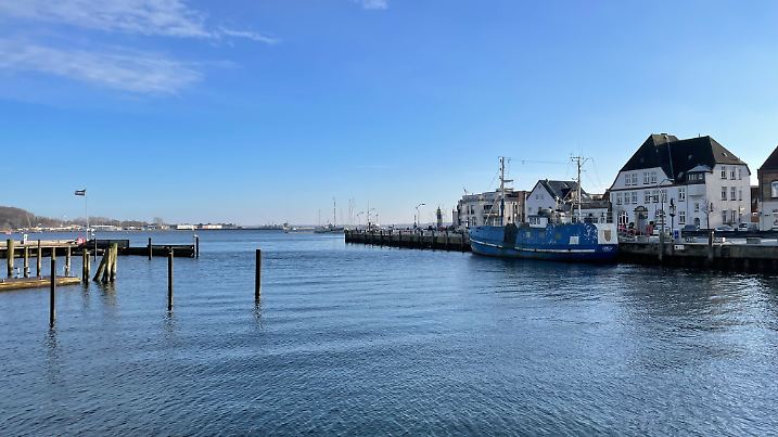 Ein Start in den meteorologischen Winter, der Lust auf mehr macht. Kalte Sonne, klare Küste, Ostseefeeling pur.