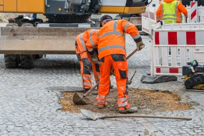 Baustellen in Chemnitz: Das kommt ab heute auf Verkehrsteilnehmer zu - Auch im Dezember stehen die Baufahrzeuge nicht still.