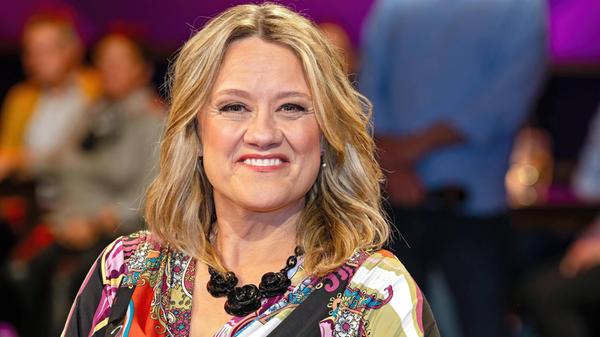 Comedienne Lisa Feller hat sie alle auf Lager - diese wunderbar schrägen Alltags-Knaller. Mit frecher Zunge haut die Kabarettistin einen Schenkelklopfer nach dem anderen raus. Am Dienstag, 20. Januar, bespaßt die Künstlerin das Publikum im Z-Bau Saal. Ab 20 Uhr heißt es "Schön für Dich!".