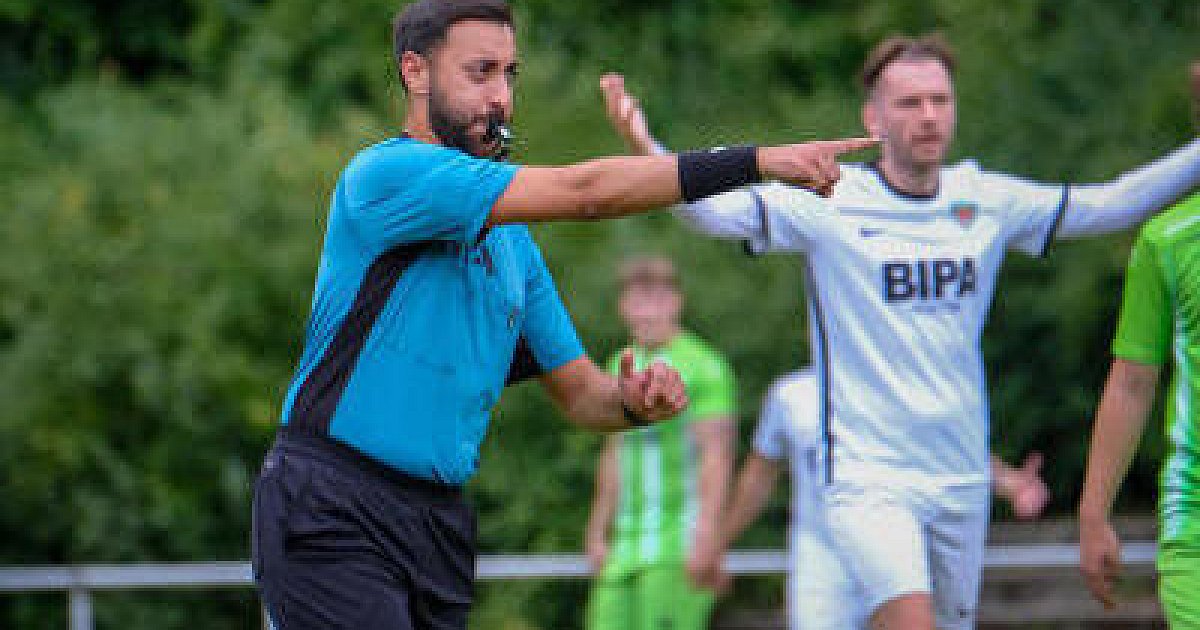 Hallenfußball-Stadtmeisterschaft in Bielefeld: Nur die Top-Schiris pfeifen