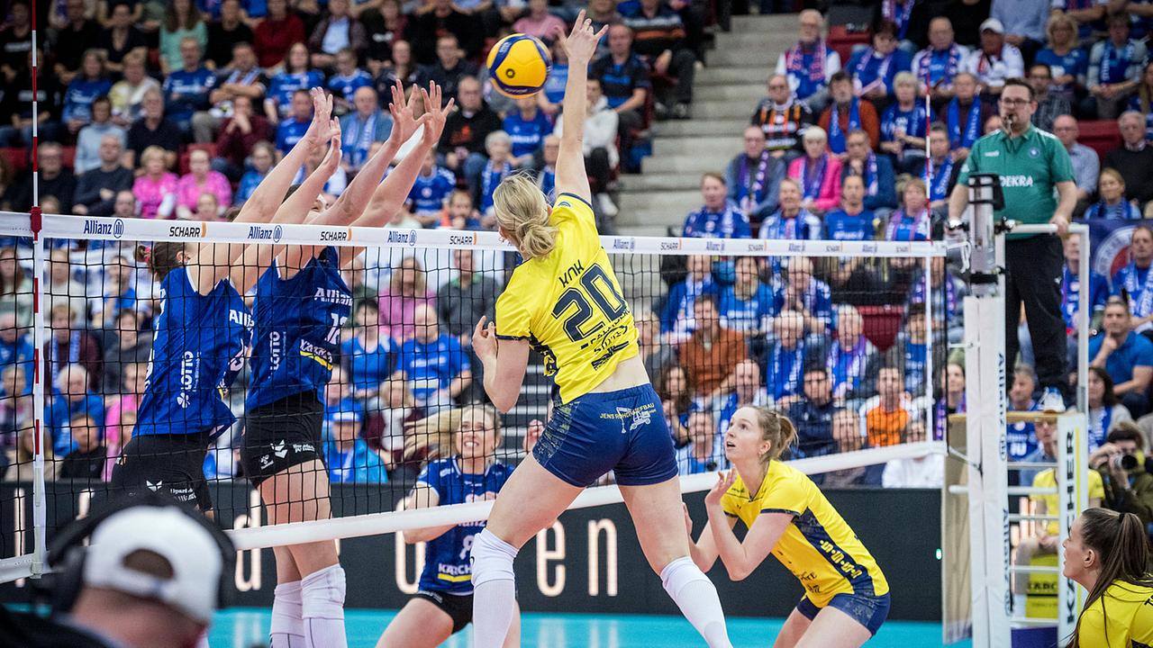 Bundesliga: Schweriner Volleyballerinnen verlieren Top-Spiel in Stuttgart