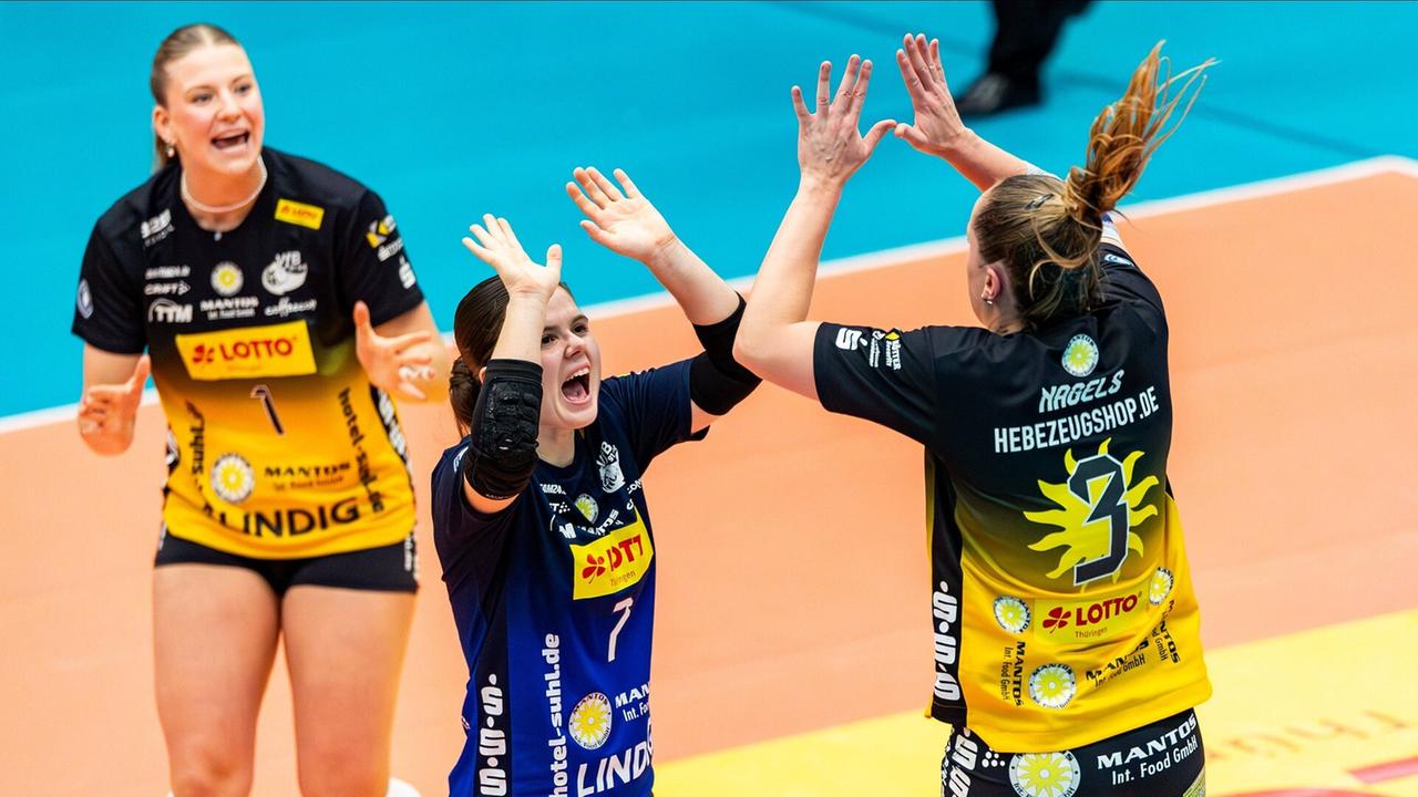 Volleyball | Bundesliga (F): VfB Suhl feiert Zittersieg - Schwarz-Weiß Erfurt chancenlos