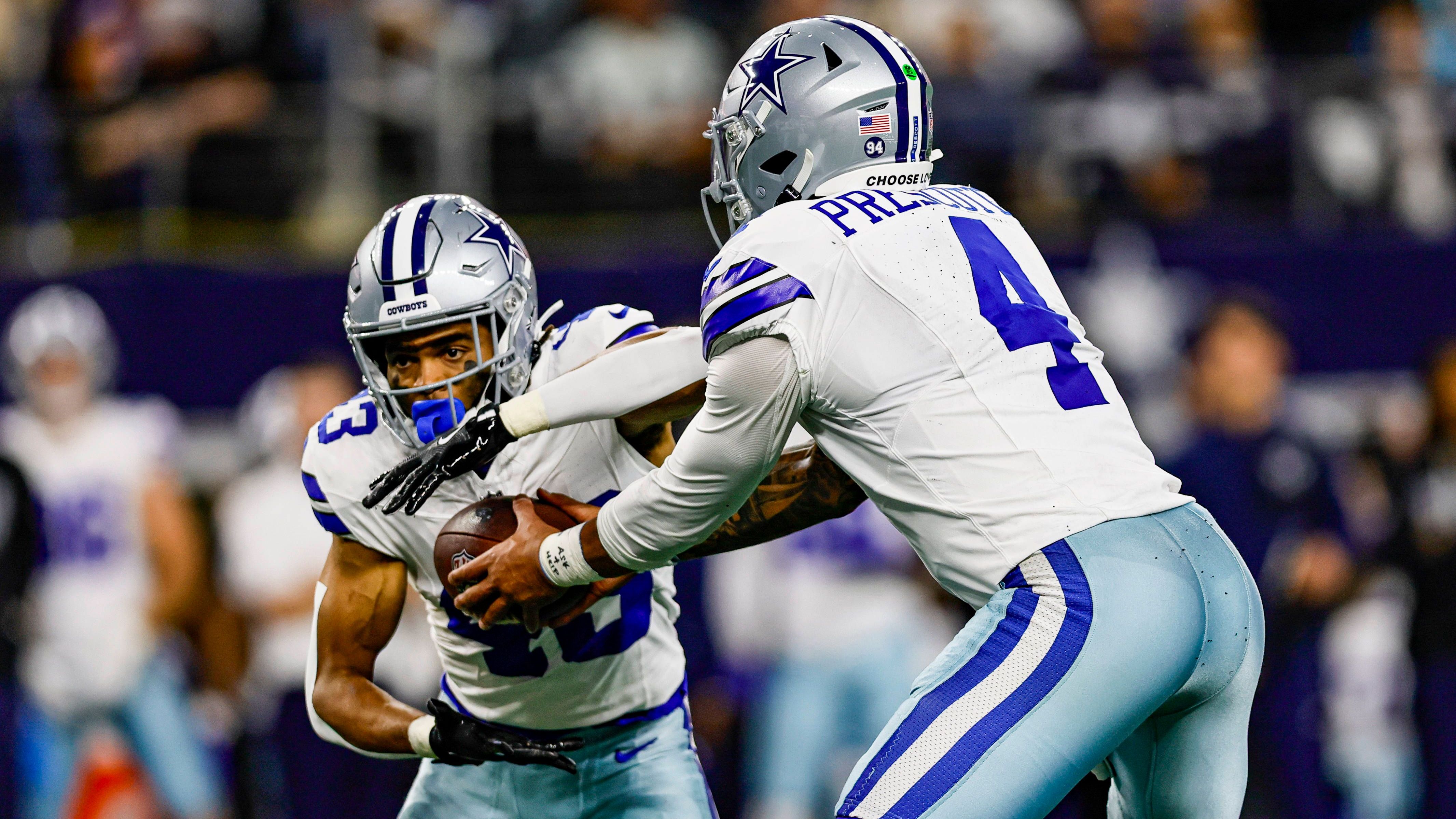 <strong>Dallas Cowboys (7-8-1)</strong><br>Durch den Sieg des Divisionsrivalen aus Philadelphia gegen die Washington Commanders haben die Eagles ihren ersten Platz in der NFC East vorzeitig klargemacht und die ohnehin nur noch minimalen Playoff-Chancen der Dallas Cowboys endgültig zunichtegemacht. Damit muss sich das Team um Dak Prescott George Pickens und CeeDee Lamb auch in dieser Saison damit begnügen, die Postseason von der Couch aus zu verfolgen.