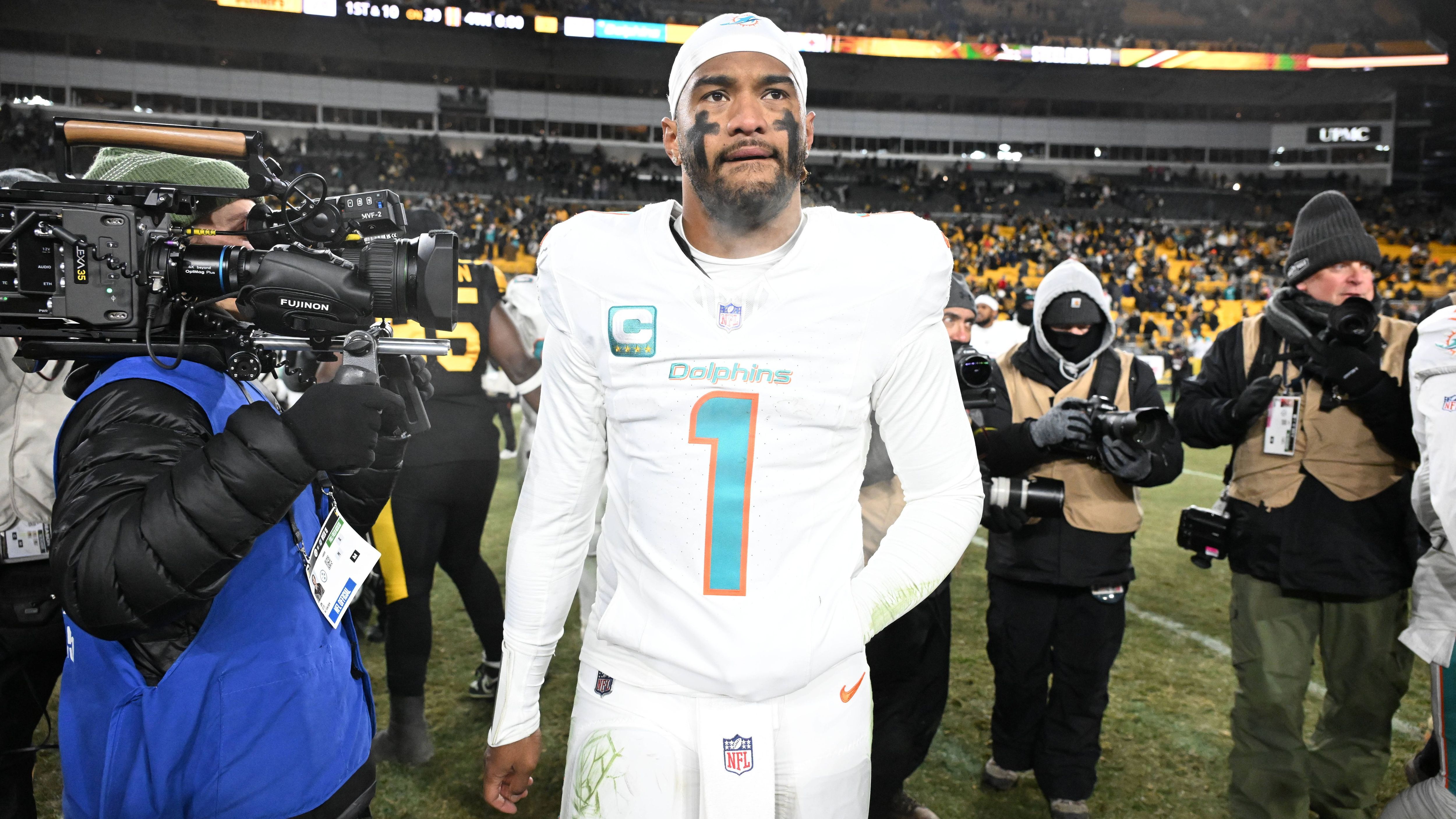 <strong>Miami Dolphins (7-9)</strong><br>Trotz zwischenzeitlich vier Siegen in Folge bedeutete die 15:28-Pleite im Monday Night Game des 15. Spieltags gegen die Pittsburgh Steelers das Ende aller Playoff-Träume für Miami. Sechs Niederlagen in den ersten sieben Spielen waren am Ende einfach zu viel.
