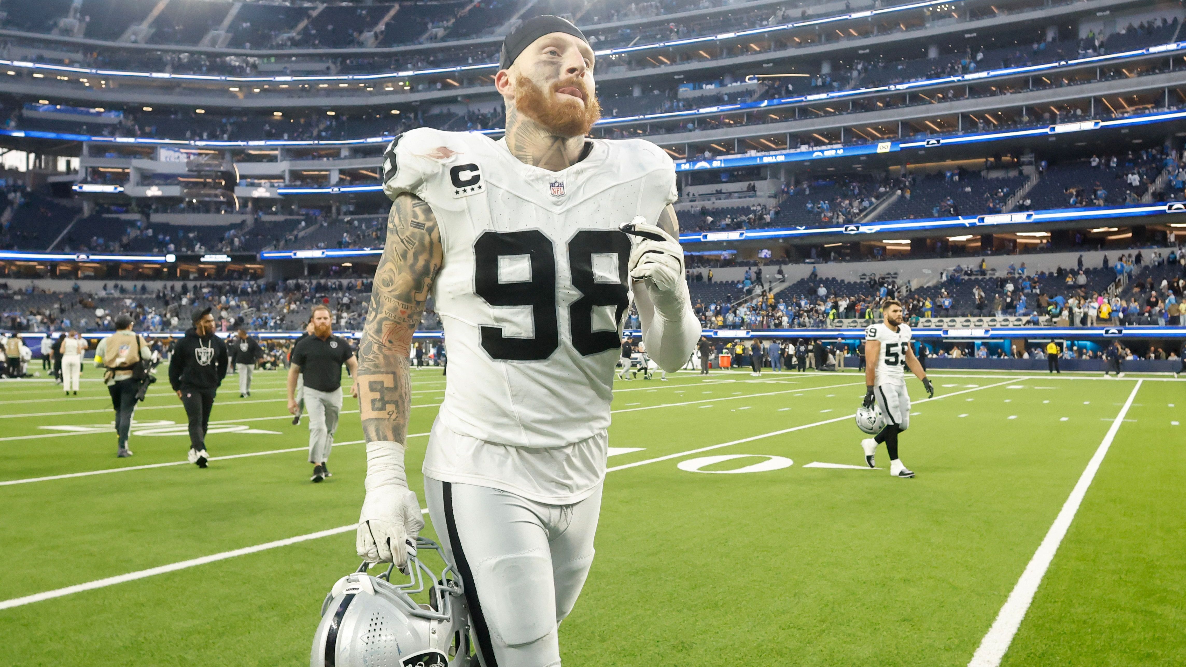 <strong>Las Vegas Raiders (2-14)</strong><br>Für die Truppe um Maxx Crosby war nach der 10. Niederlage der Saison nichts mehr zu holen. Das 14:31 gegen die Los Angeles Chargers war gleichbedeutend mit dem Aus im Kampf um die Playoffs - alle Wild-Card-Teams hatten da schon mindestens acht Siege auf dem Konto.