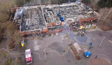 Jugendliche sollen Supermarkt-Großbrand in Zehdenick mit Pyrotechnik verursacht haben - rbb24.de