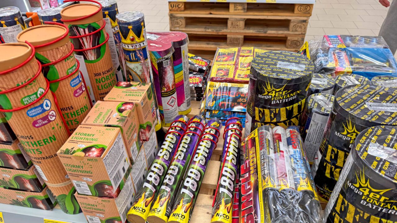 Größere Mengen Pyrotechnik aus Containern gestohlen